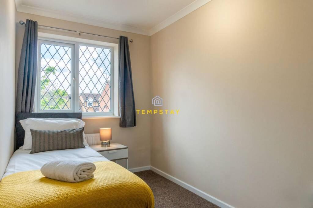 הוילה סלאו Cosy 2 Bed & Free Parking. Near Heathrow/Pinewood מראה חיצוני תמונה