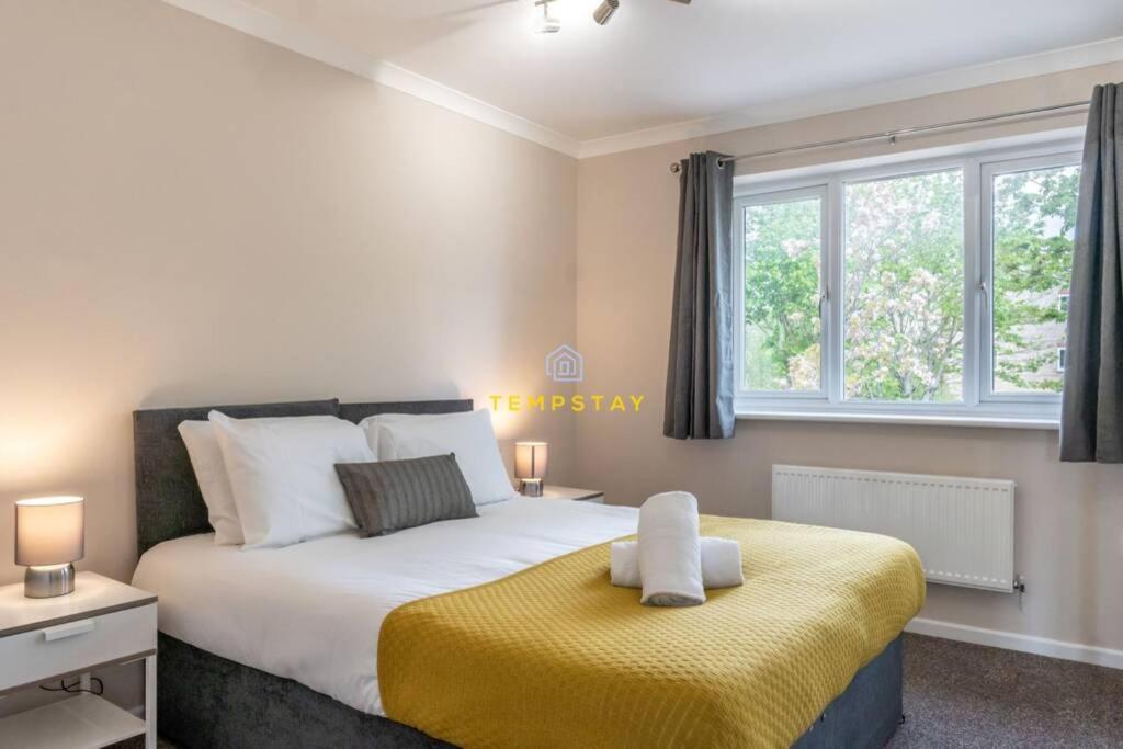 הוילה סלאו Cosy 2 Bed & Free Parking. Near Heathrow/Pinewood מראה חיצוני תמונה